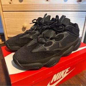 Yeezy 500 Utility Black – Size M10 – Preowned